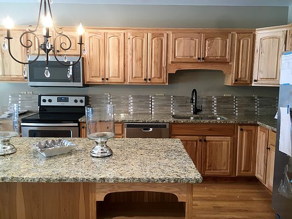 Updated kitchen, brand new appliances and granite