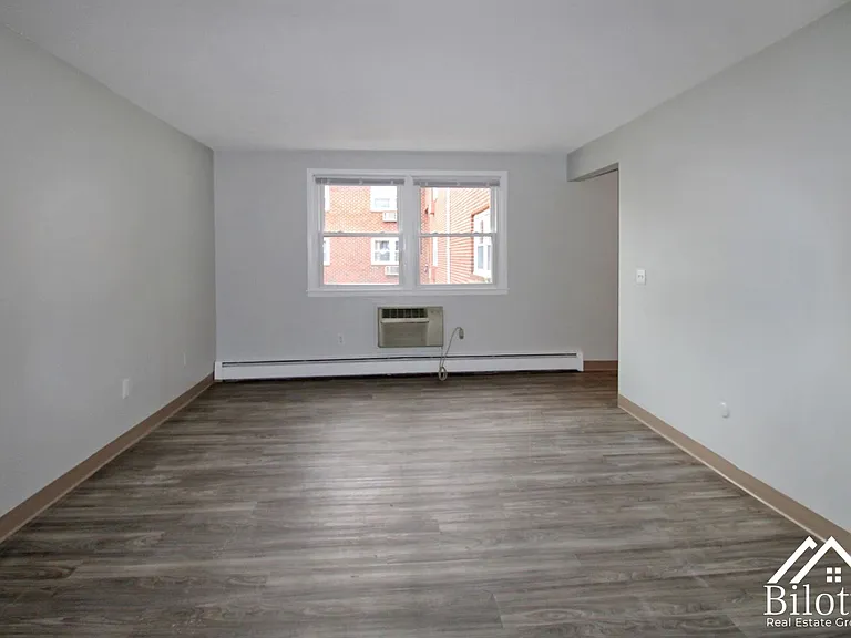 Hillside Terrace Apartments — Photo 253
