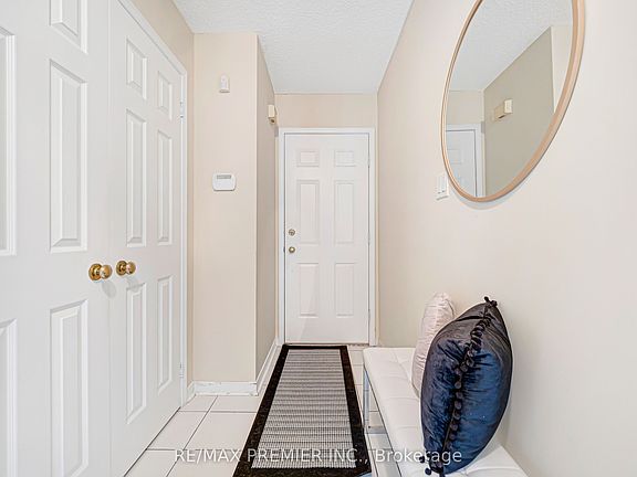 4th image of 90 Pentland Cres