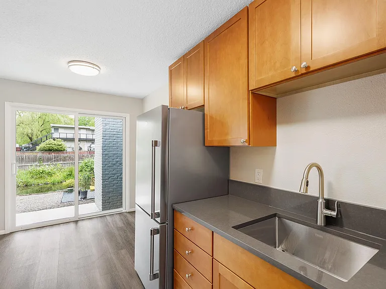 Kitchen & dining room