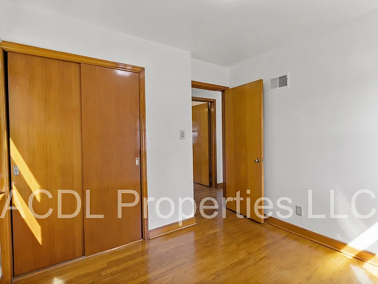 8215 W Burleigh St — Photo 7