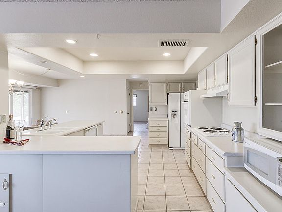 3rd image of 9502 W Spanish Moss Ln
