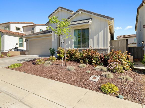3rd image of 3175 Highgate Terrace Loop