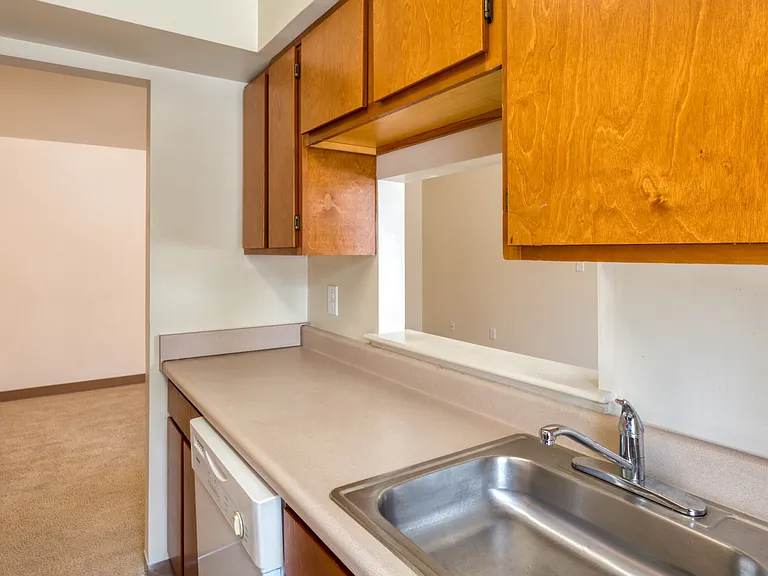 Mission College Apartments — Photo 9
