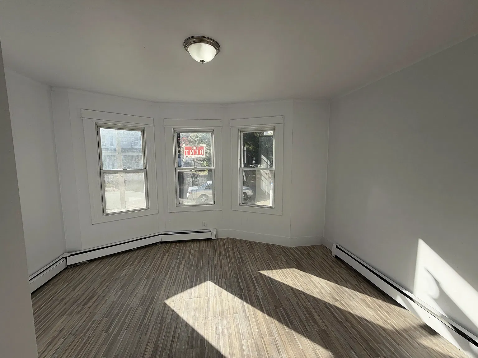 14 Lester St — Photo 3