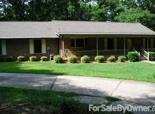 160 Hickory Ln, Lagrange, GA 30240