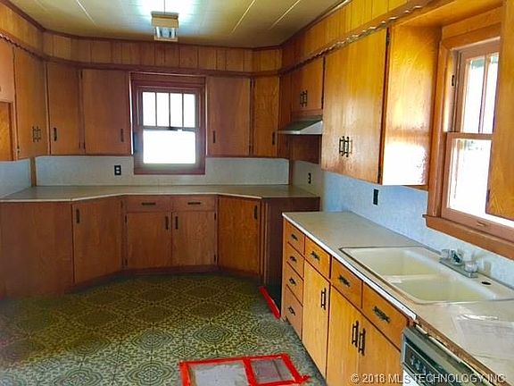 5th image of 211 S Burgess St
