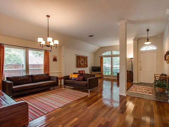 3rd image of 2712 Fordham Ct