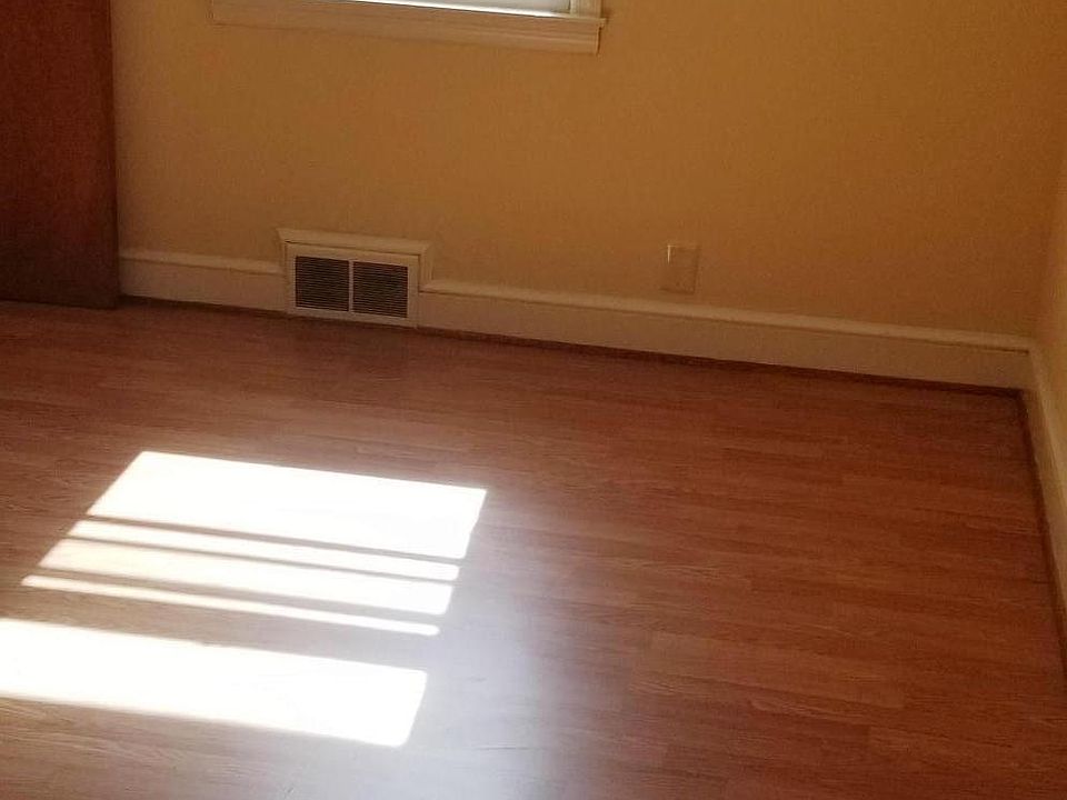 2nd image of 307 Rives Rd