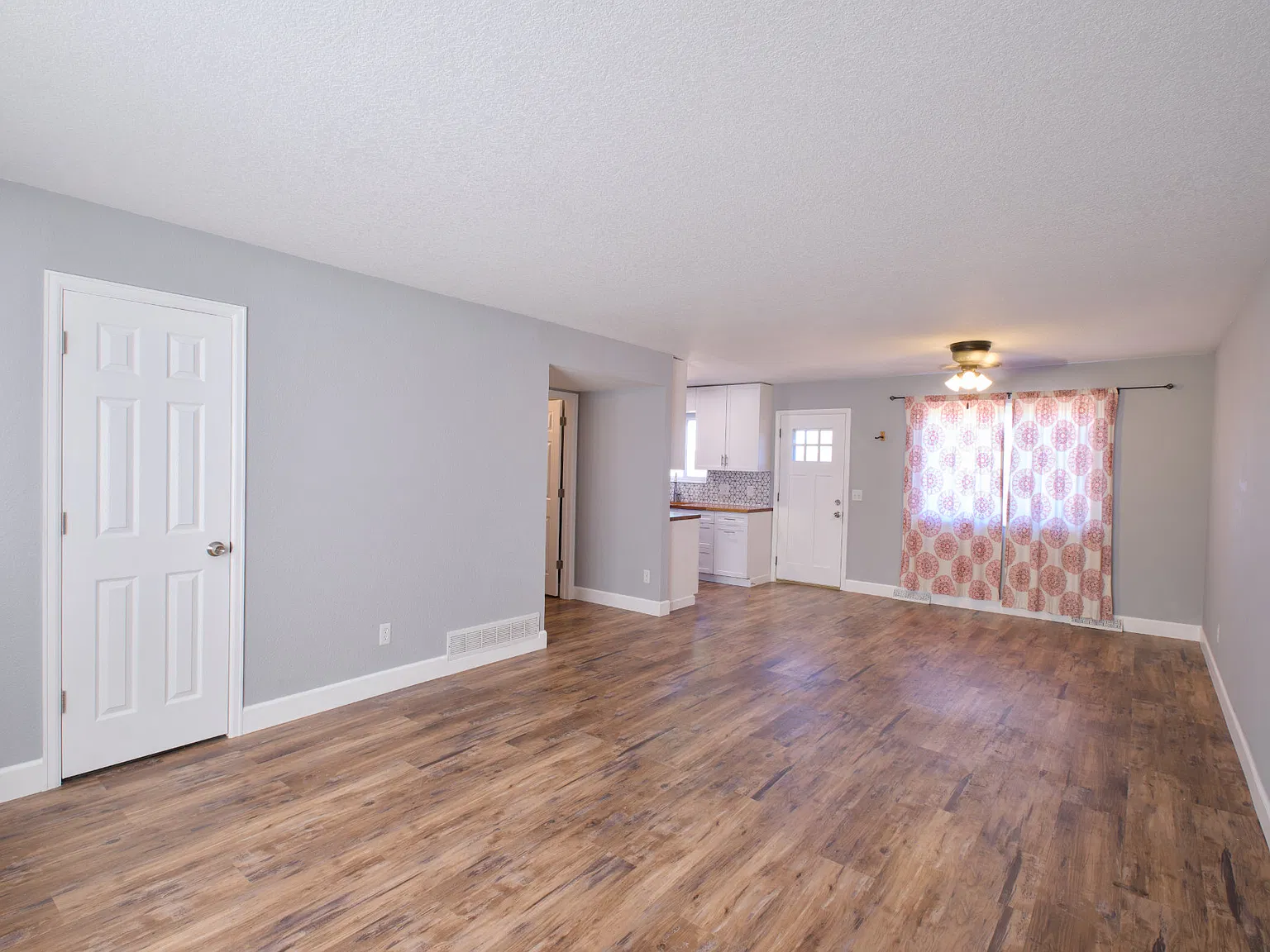 3 bed, 1.5 bath, 1197 sqft, $2,250 — Photo 4