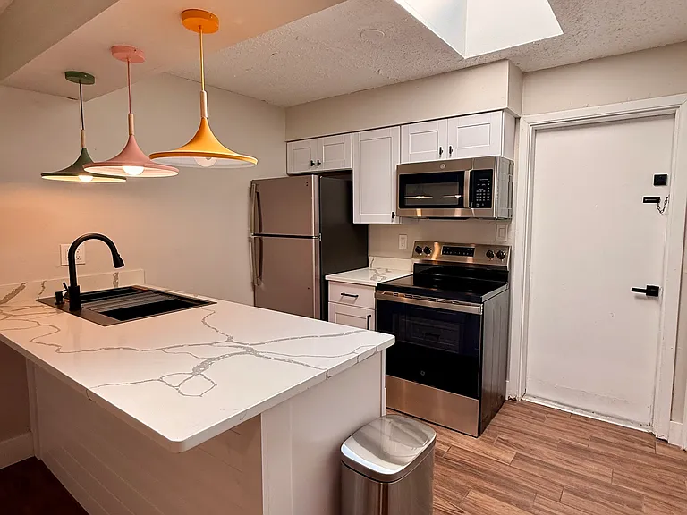 421 6th Ave NE #A — Photo 7