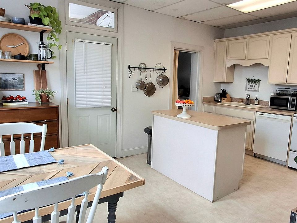 1st image of 42-48 N Market St #101