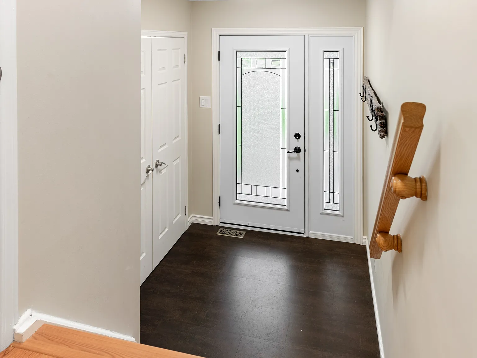 41 Hawley Crescent — Photo 4