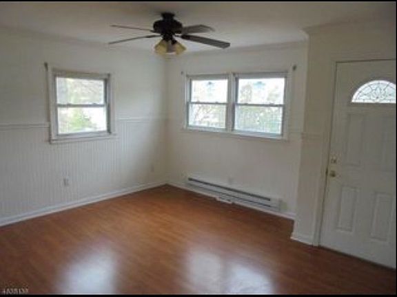 5th image of 309 Beach St