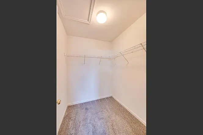 3355 Kentshire Cir — Photo 12