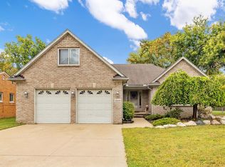 17609 21 Mile Rd, Macomb, MI 48044