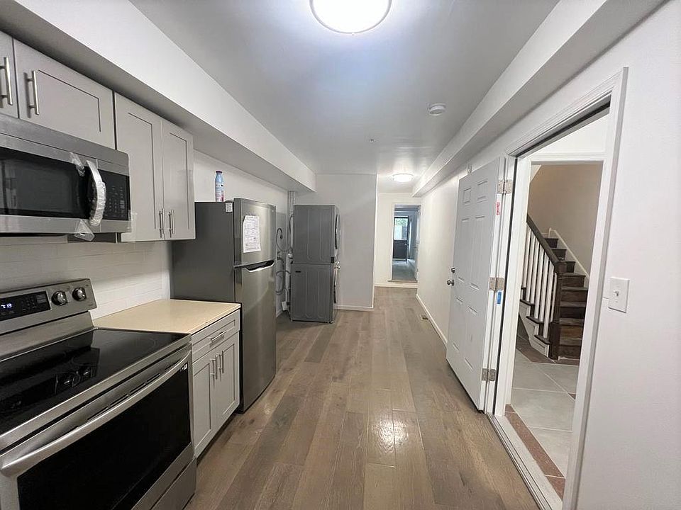 1st image of 1015 Spruce St Floor 1