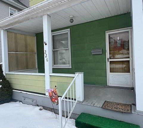 4th image of 226 S 4th St