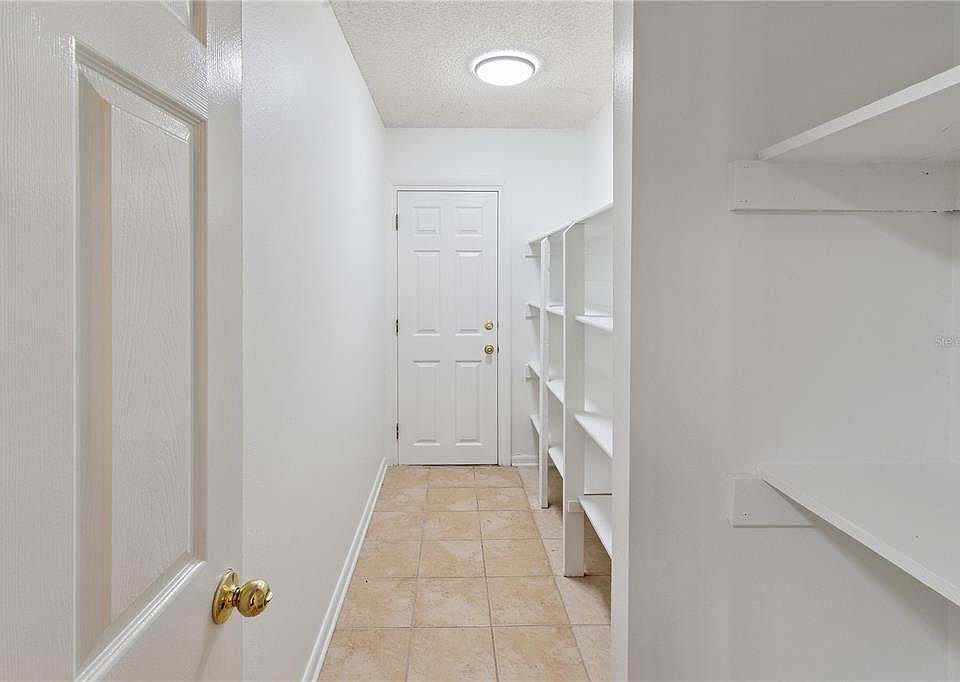 1st image of 6706 CARRIAGE LANE