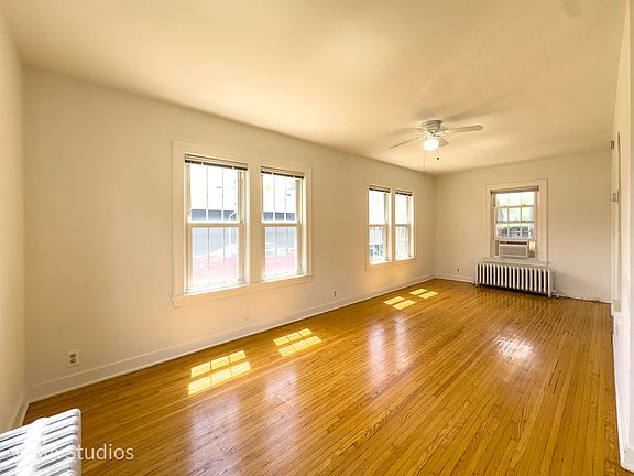 4th image of 216 Wilcox Ave