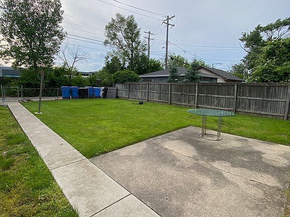 3rd image of 5638 N Kedvale Ave #2