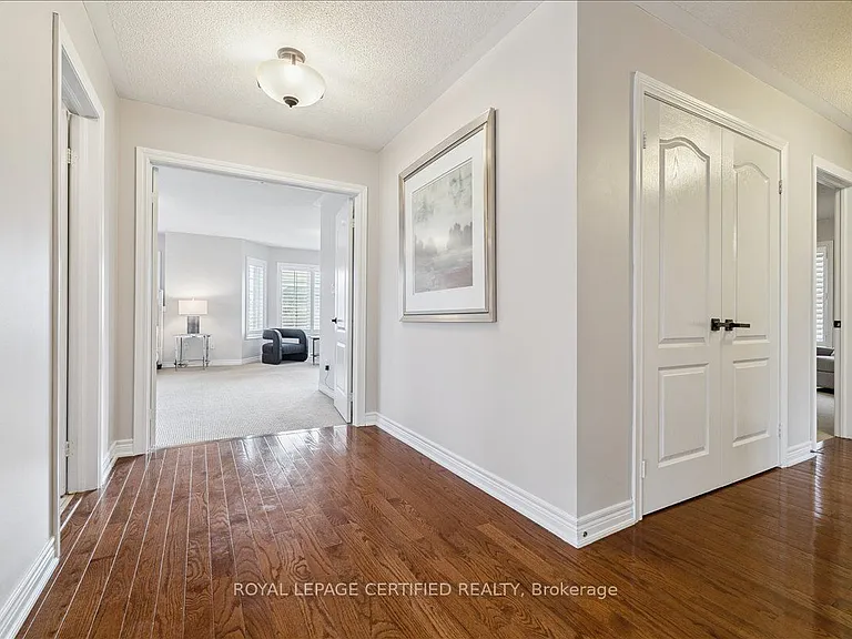 2523 Highmount Cres — Photo 24