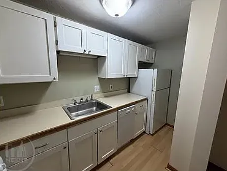 63 Illinois St #B2 — Photo 6