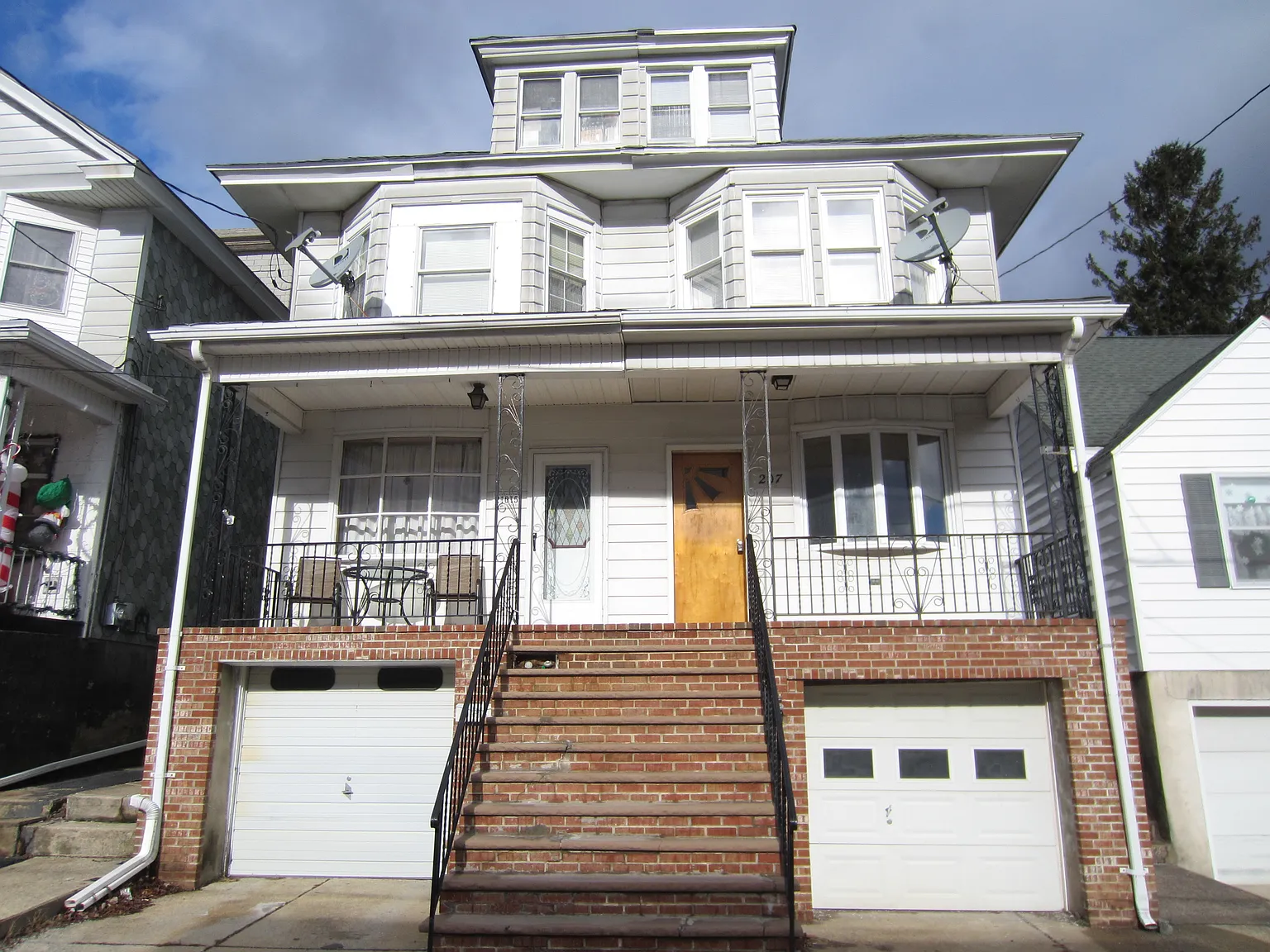 4 bed, 1316 sqft, $1,300 — Photo 1