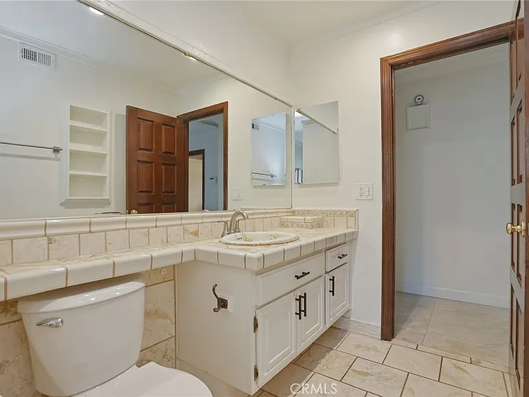16682 Oakhurst Cir — Photo 35