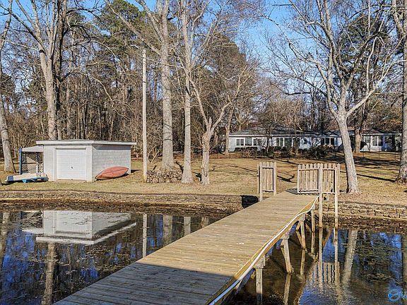 5th image of 1702 Roseberry Dr