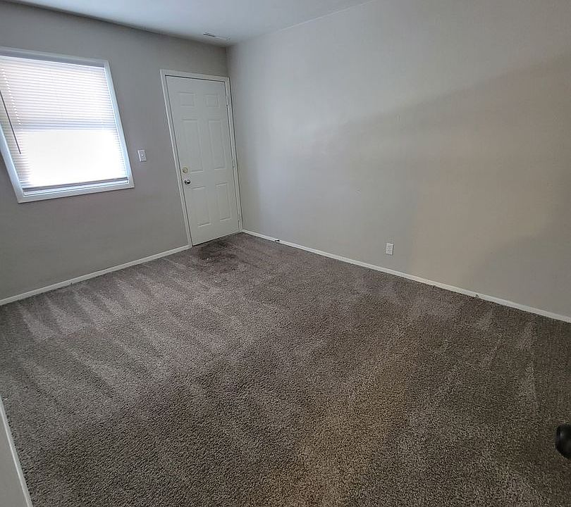 1st image of 3410 Heatherton Dr APT 3