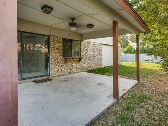 5th image of 830 Meadowlark Dr