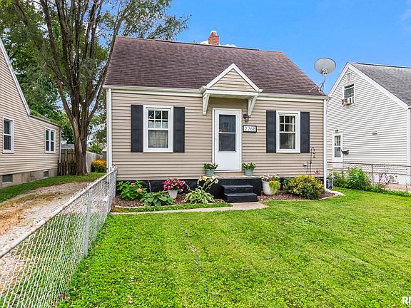 3rd image of 2268 E Keys Ave