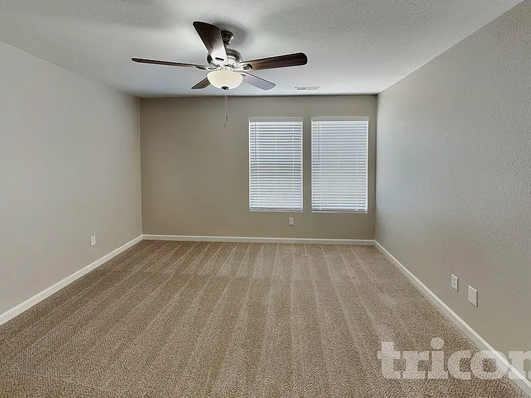 758 Sinclair Dr — Photo 7