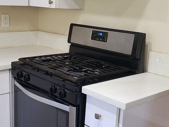 4th image of 415 W Stocker St APT 102