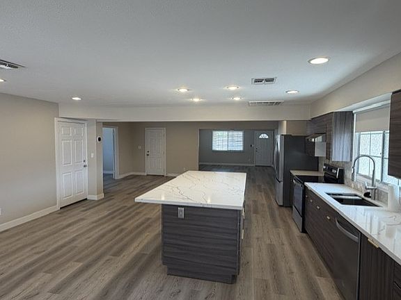 5th image of 1252 E Campus Dr