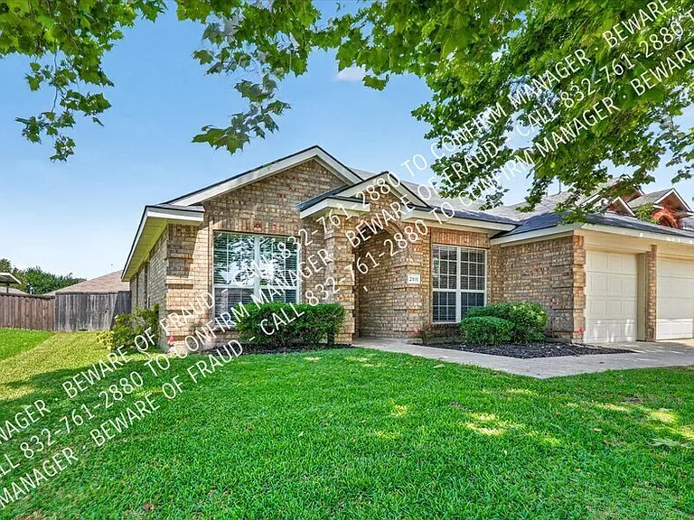 2816 Blue Heron Dr — Photo 1