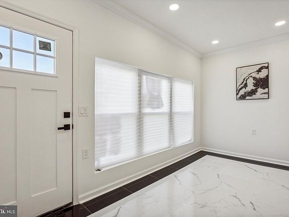 5th image of 5656 Warrington Ave
