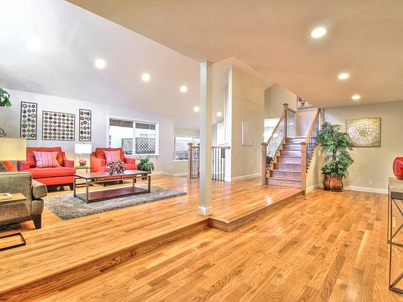 3rd image of 7072 Anjou Creek Cir