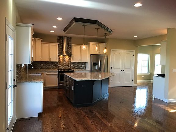 4th image of 25458 W Prairiewood Ln