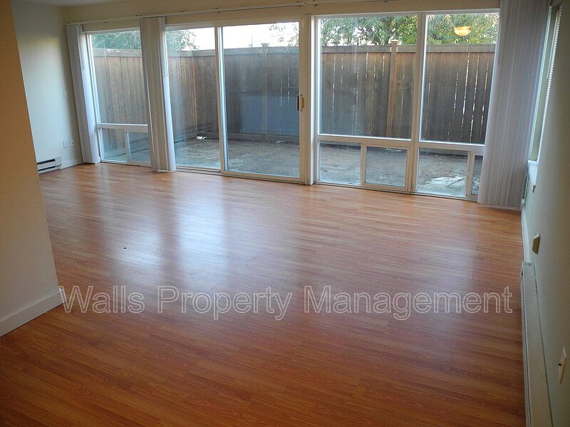 1st image of 1819 NW Central Pl #2-102
