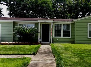 251 Crescent Dr, Pasadena, TX 77506