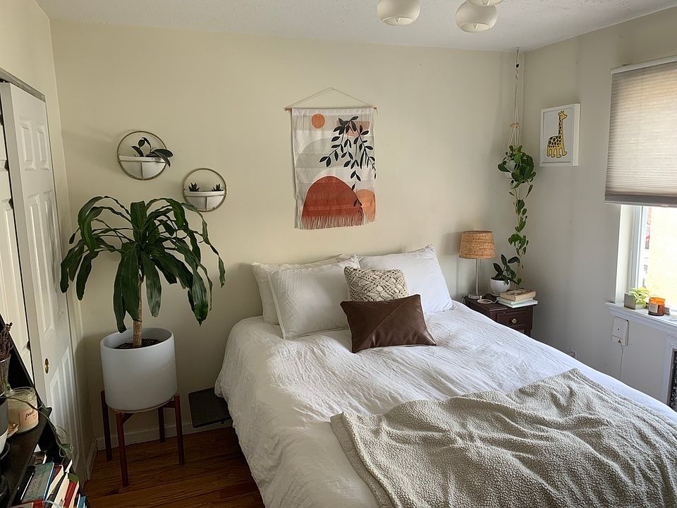 1st image of 58 Underhill Ave #3