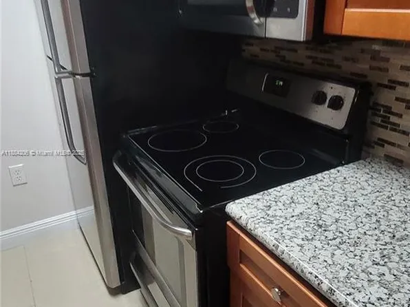 15560 SW 104th Ter APT 6111, Miami, FL 33196