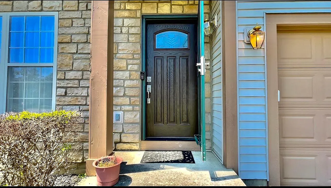5 bed, 2518 sqft, $2,650 — Photo 3