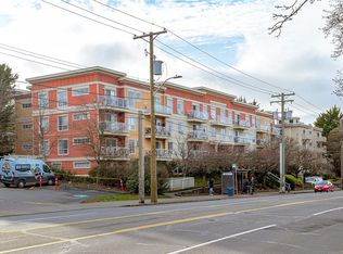 Sterling Court, Victoria, BC V8T 2B3