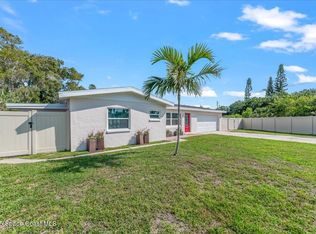 2 E Circle Dr, Cocoa Beach, FL 32931