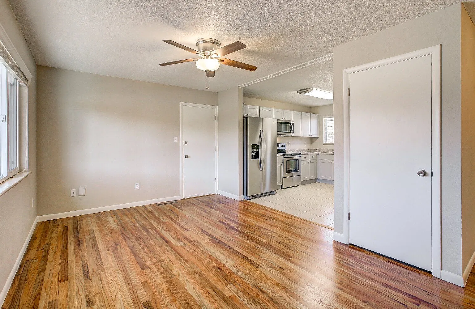 3 bed, 2.0 bath, 1464 sqft, $1,850 — Photo 4