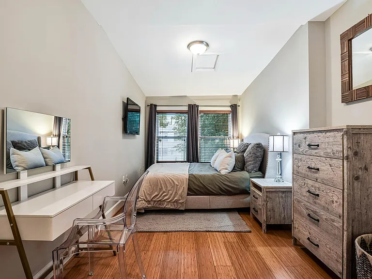 821 Madison St NW — Photo 18