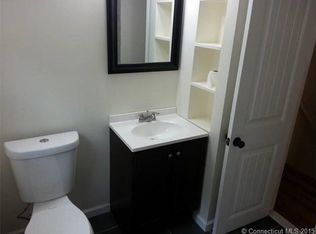 61 Waddell Rd, Manchester, CT 06040